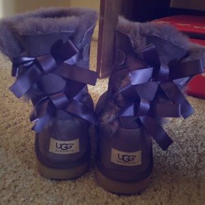 UGG WOMEN’S LACE BACK